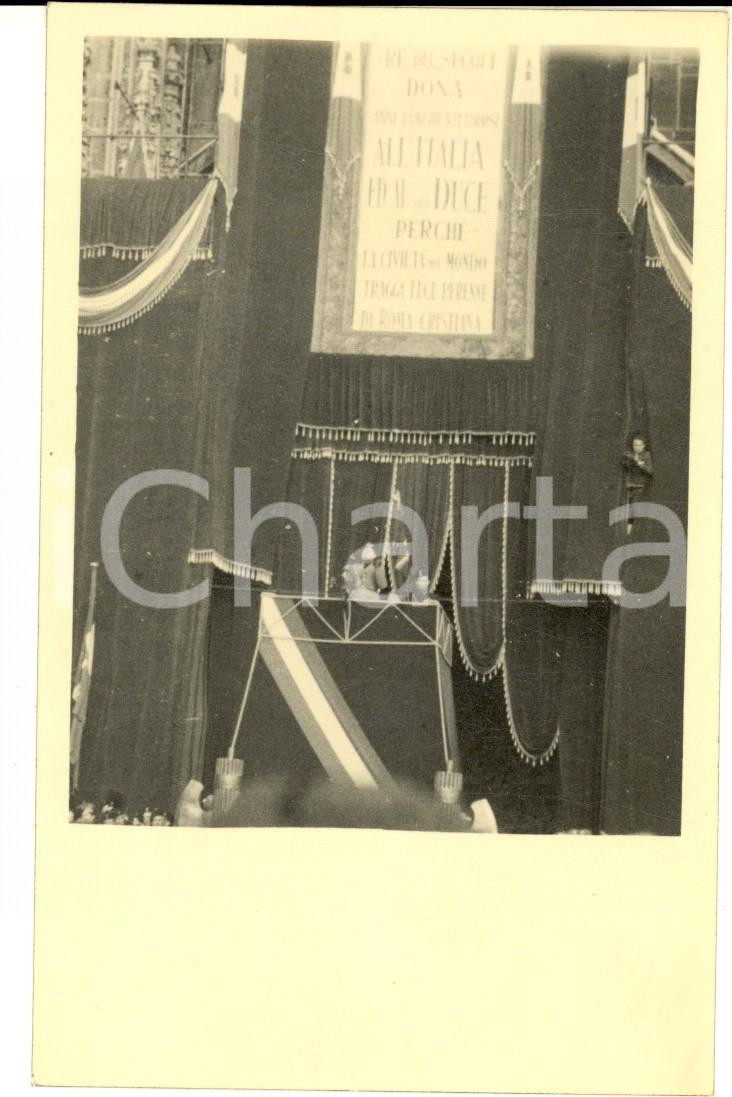 Fotografia d epoca originale 1936 MILANO Piazza Duomo  Discorso Benito MUSSOLINI in visita Foto cartolina 1