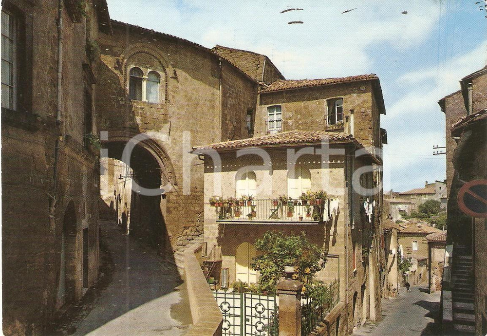 1985 ca ORVIETO (TR) Balcone fiorito del quartiere medioevale *Cartolina FG VG