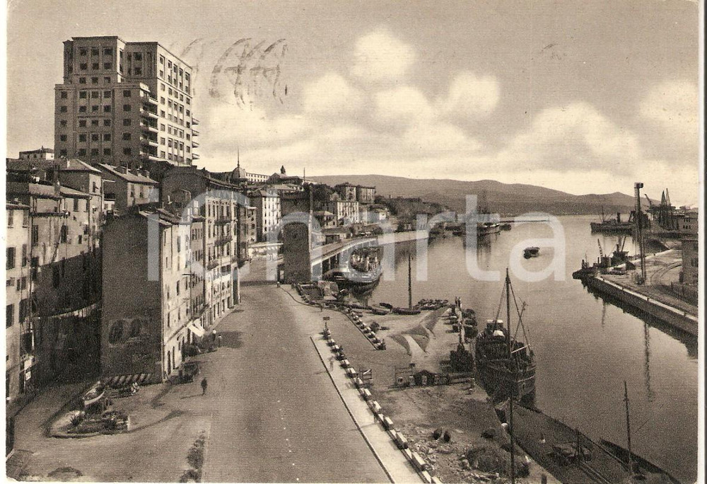Cartolina originale da collezione 1955 ca SAVONA Via Aurelia e il porto Cartolina FG VG 1