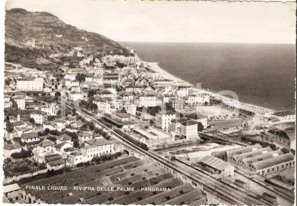 1957 FINALE LIGURE (SV) Panorama della città Riviera delle Palme Cartolina FG VG