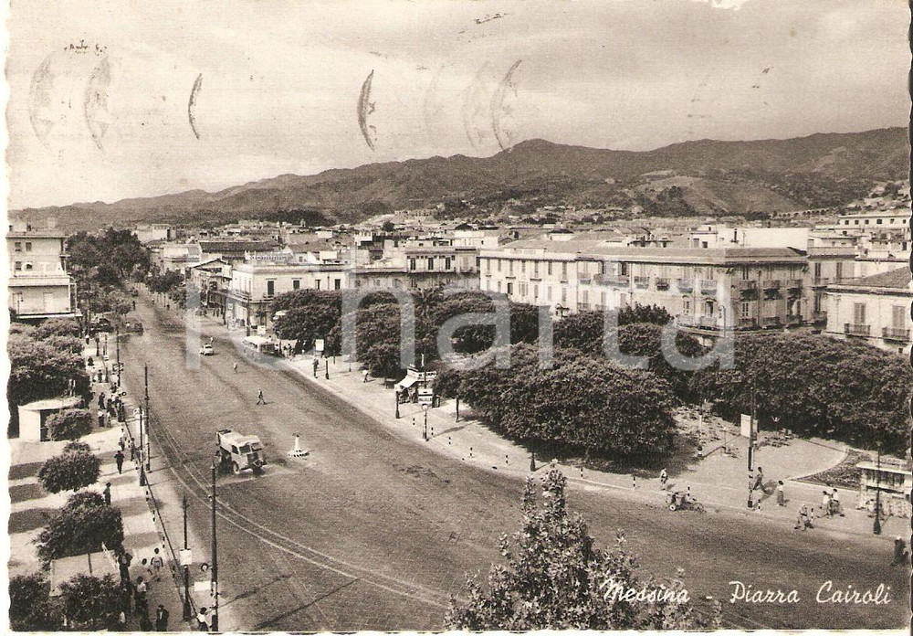 Cartolina originale da collezione 1955 MESSINA Edicola e camion in Piazza Cairoli Cartolina FG VG 1