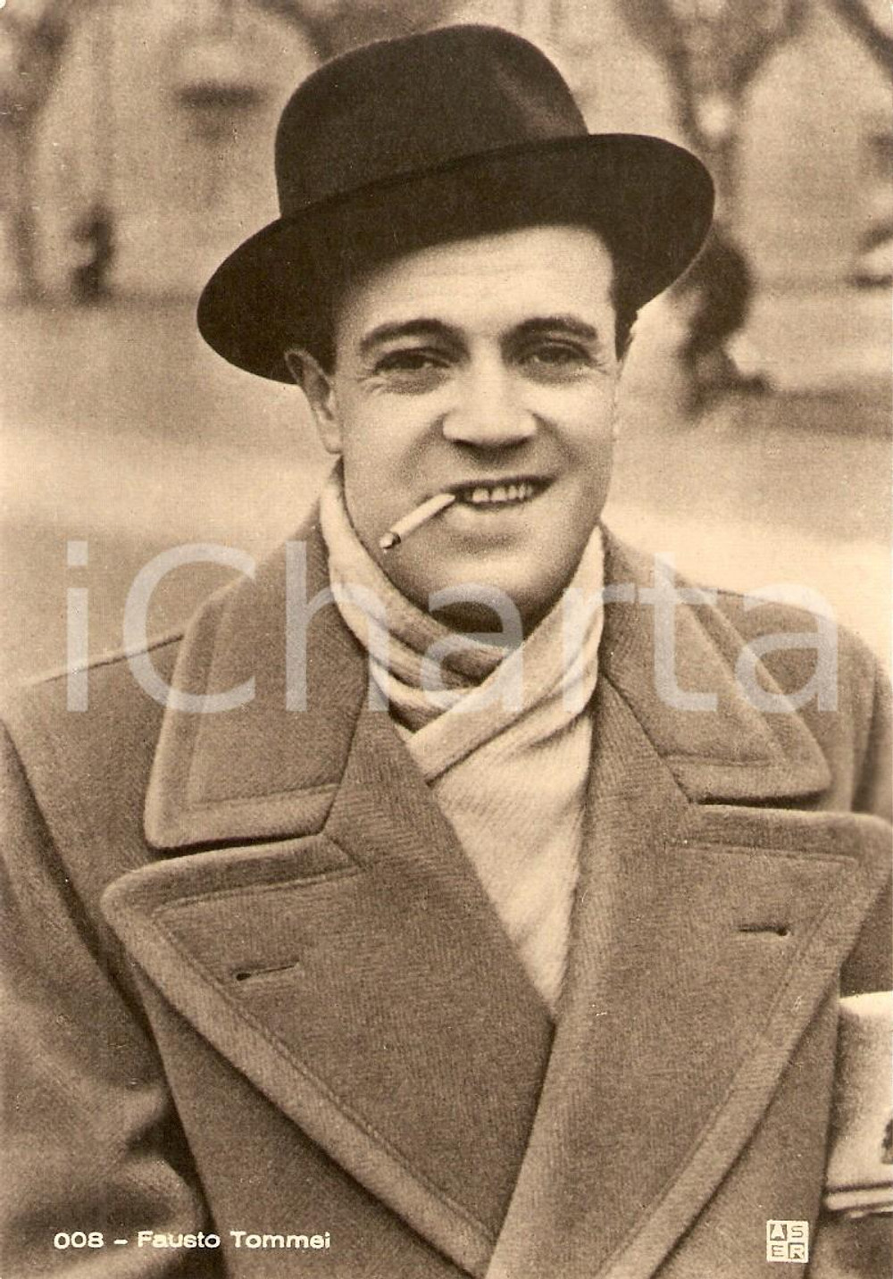 Cartolina originale da collezione 1945 ca CINEMA Attore Fausto TOMMEI Ritratto con sigaretta Foto seriale 1