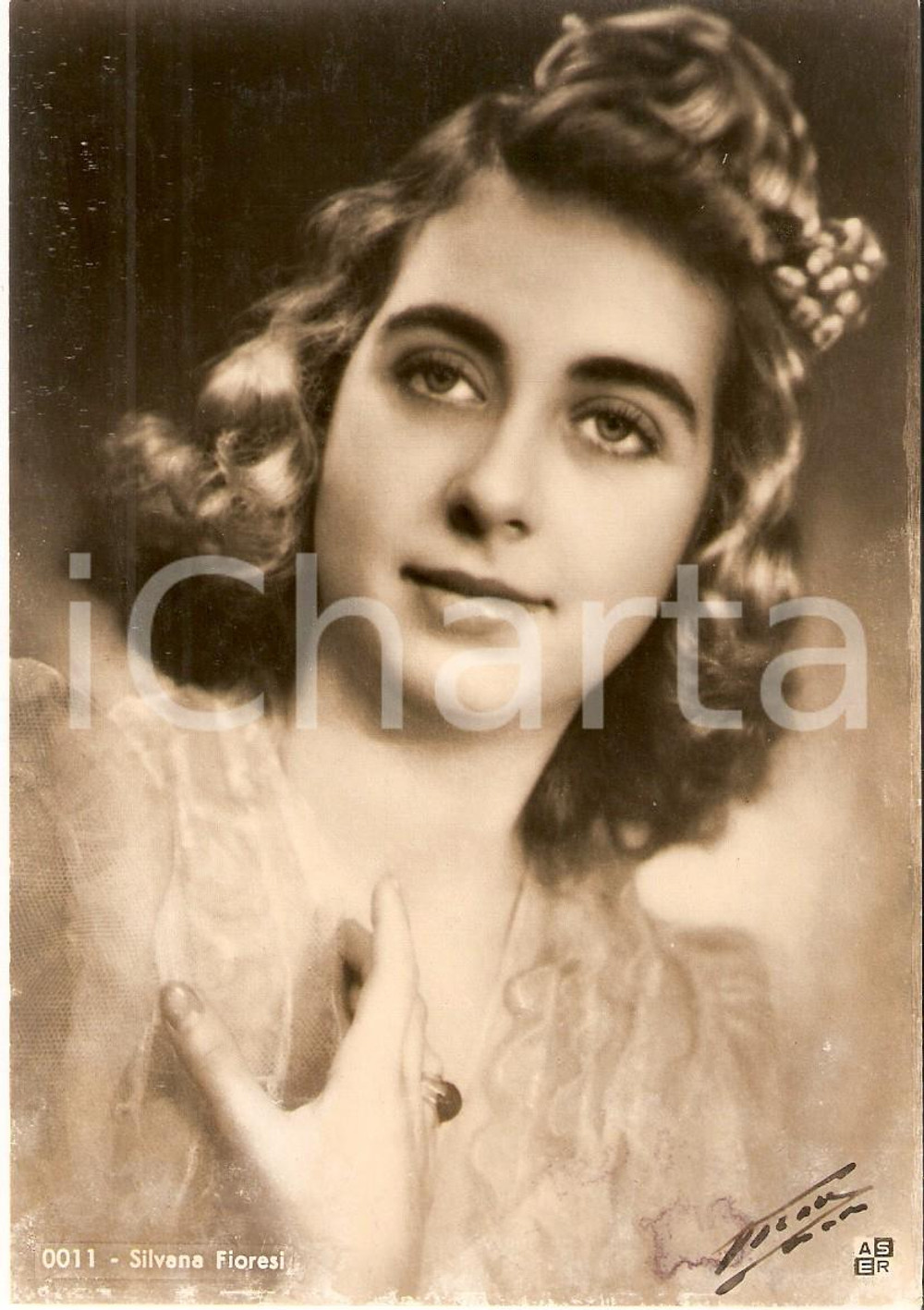 Cartolina originale da collezione 1940 ca MUSICA Silvana FIORESI Ritratto della cantante Fotografia seriale ASER 1