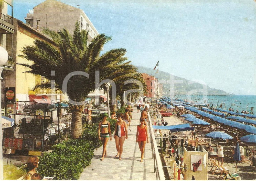 Cartolina originale da collezione 1970 ALASSIO SV Lungomare  Insegne ORANSODA Cinzano Cartolina FG VG 1