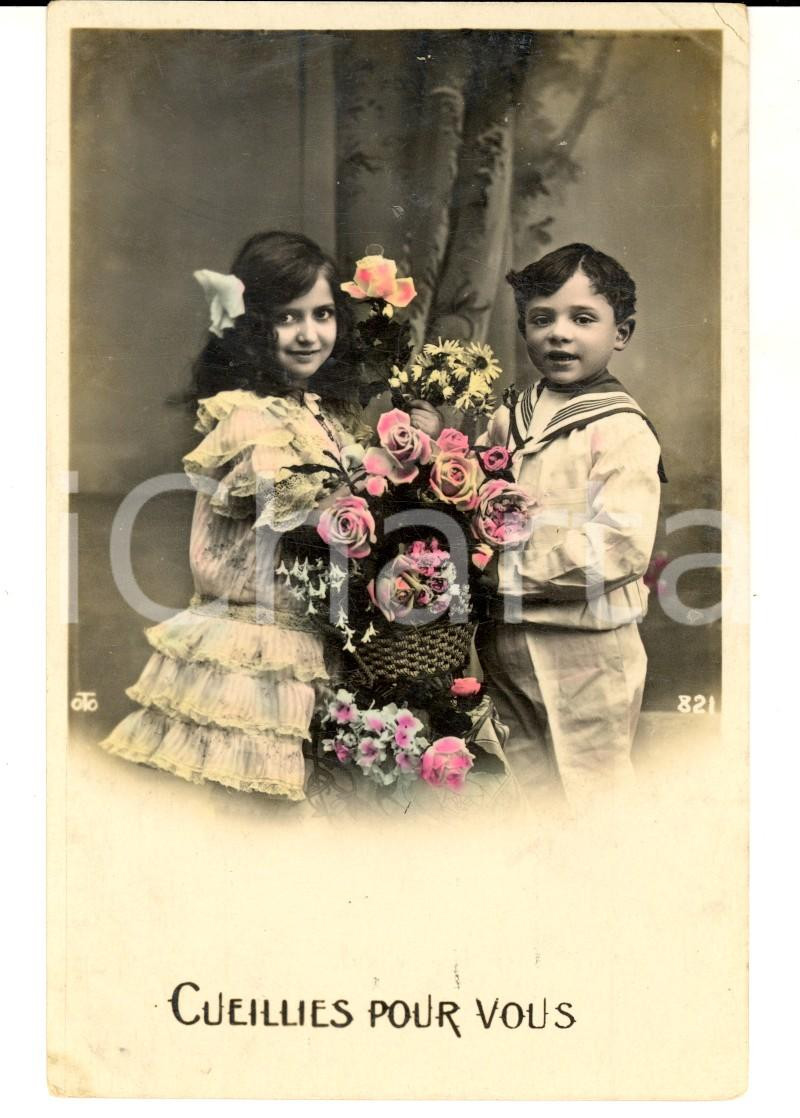 Cartolina originale da collezione 1910 ca COSTUMI Coppia di bambini con cesto di rose Cartolina VINTAGE FP NV 1