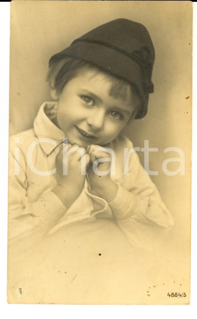 Cartolina originale da collezione 1922 COSTUMI Bambino con berretto scuro Cartolina postale VINTAGE FP VG 1