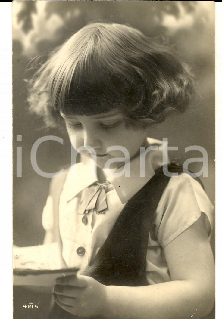 Cartolina originale da collezione 1928 COSTUMI Bambina in lettura Cartolina postale VINTAGE FP VG 1