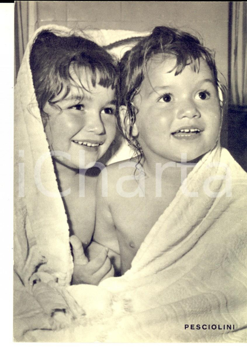 Cartolina originale da collezione 1960 ca MILANO Istituto LA CASA  BAMBINI Pesciolini Cartolina FG NV 1