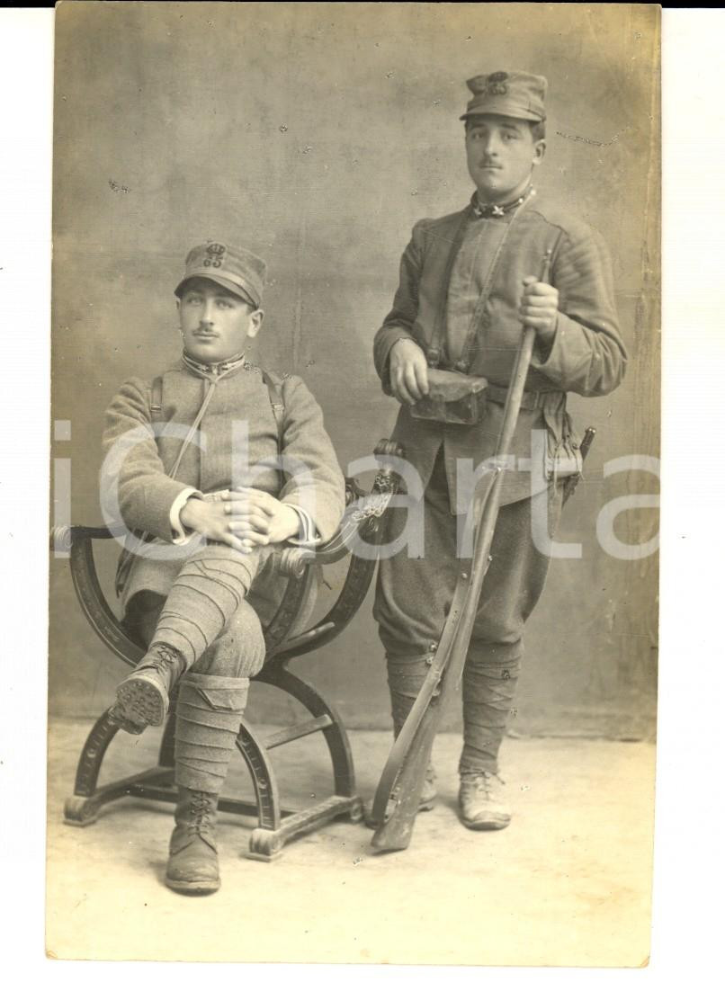 Fotografia d epoca originale 1910 REGIO ESERCITO Coppia di militari 65Â° Reggimento Fanteria Foto cartolina 1