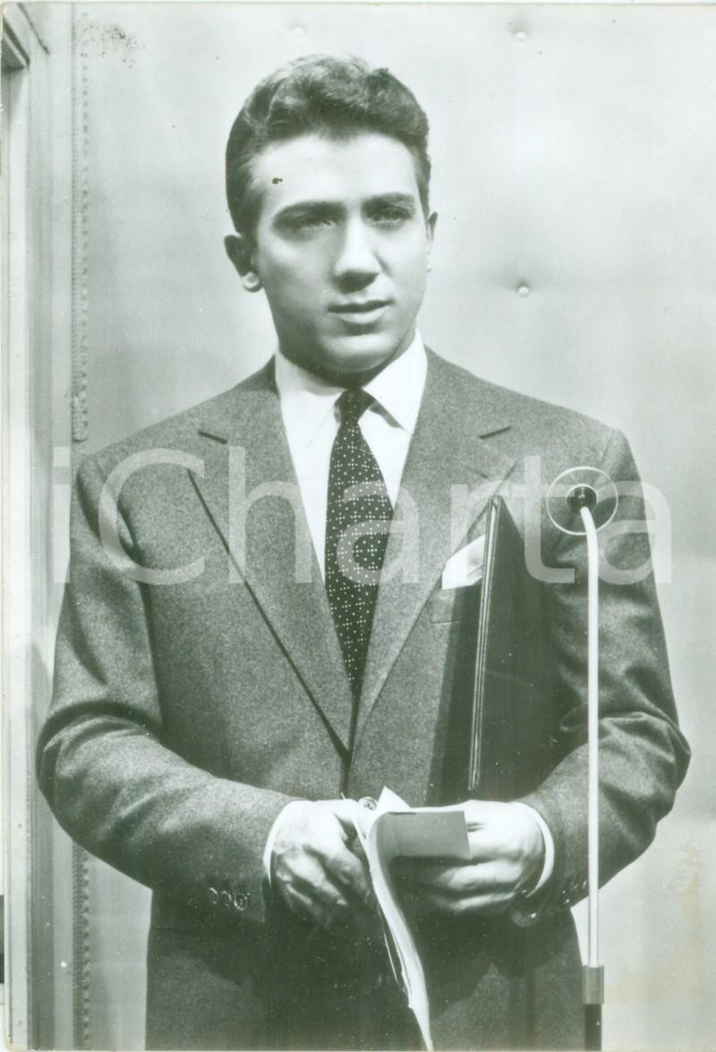 Cartolina originale da collezione 1960 ca MILANO Mike BONGIORNO al microfono Cartolina FG NV 1