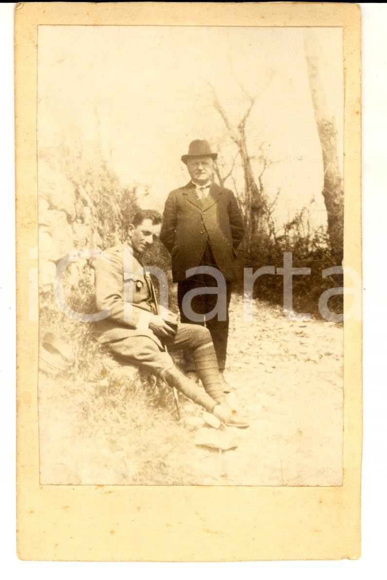 Fotografia d epoca originale 1920 ca AREA LOMBARDA Mutilato di guerra con il padre Foto 10x15 cm 1