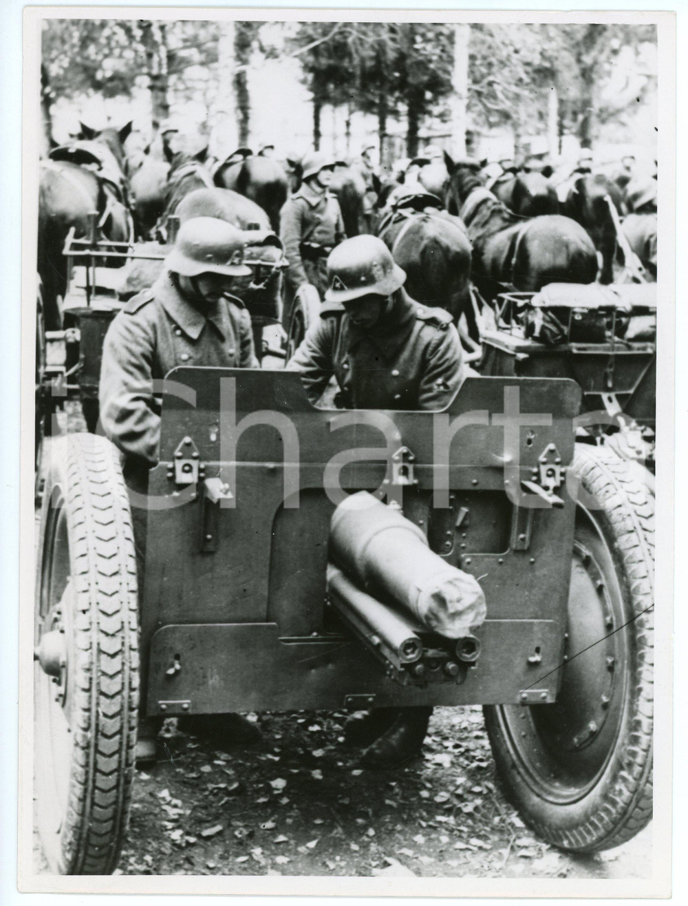 Fotografia d epoca originale 1940 ca GERMANIA WW2 Artiglieri tedeschi preparano obice Foto 1