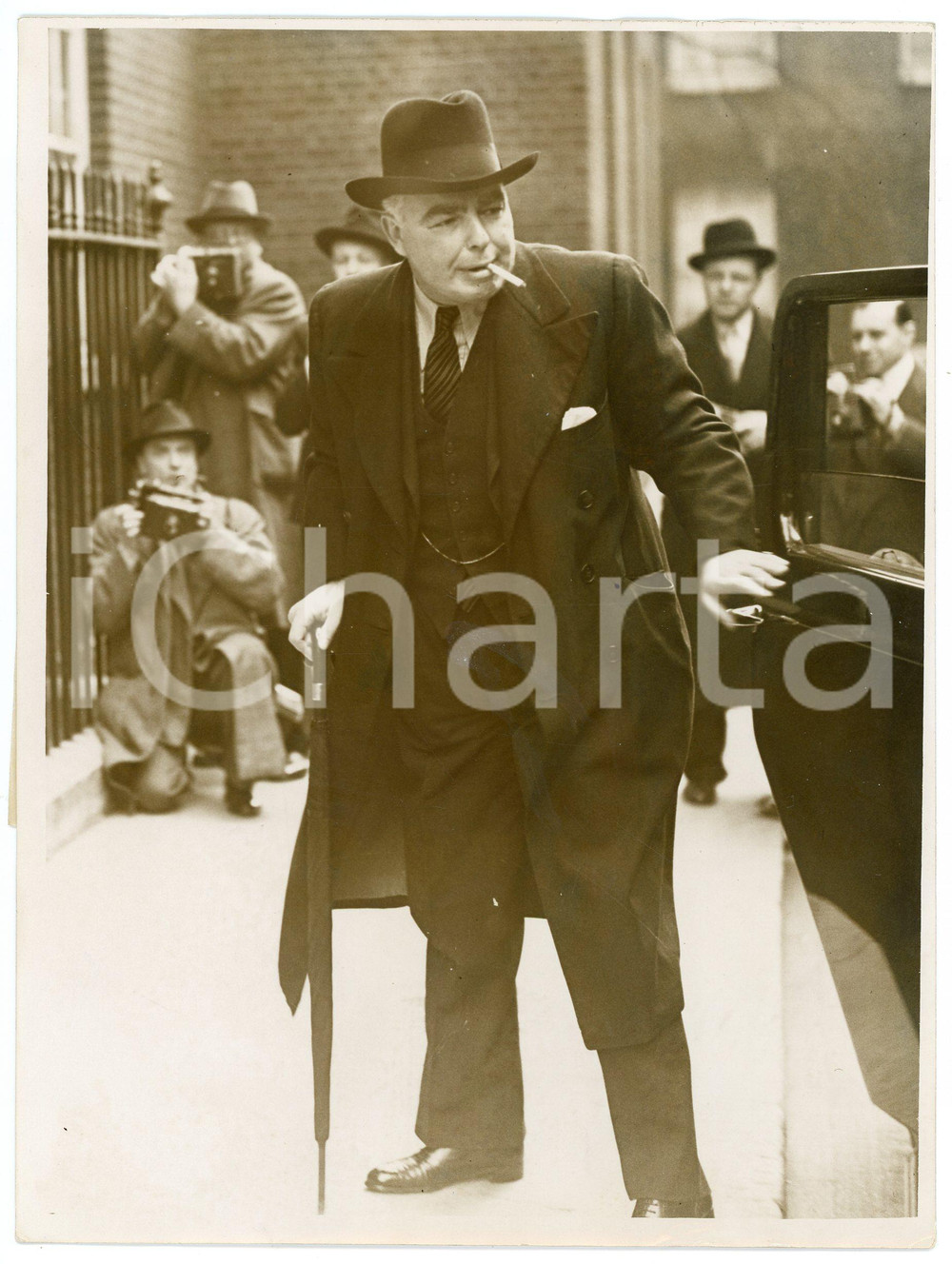 Fotografia d epoca originale 1939 LONDON Leslie HOREBELISHA Ministro della Guerra con fotografi Fotografia 1