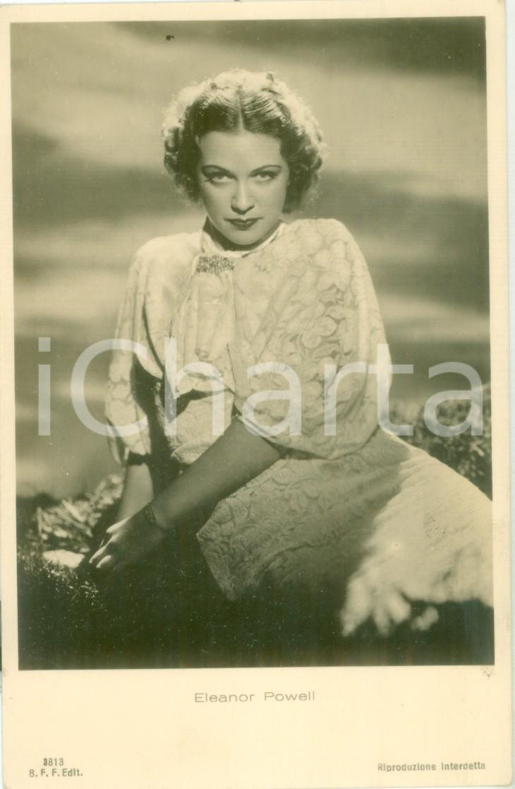 Cartolina originale da collezione 1940 ca CINEMA Attrice Eleanor POWELL in abito decorato a fiori Cartolina FP NV 1