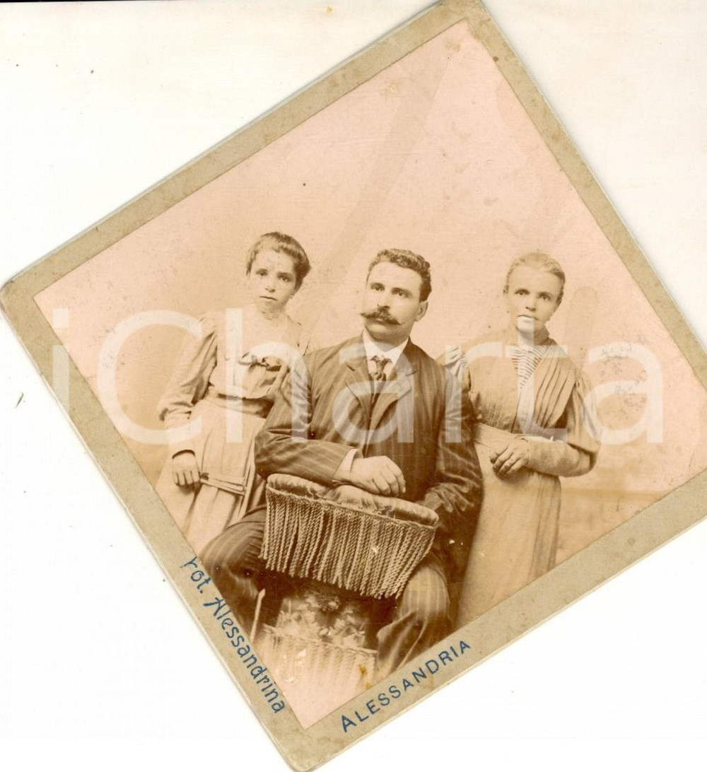 Fotografia d epoca originale 1900 ca ALESSANDRIA Ritratto familiare  FOTOGRAFIA ALESSANDRINA 10x10 cm 1