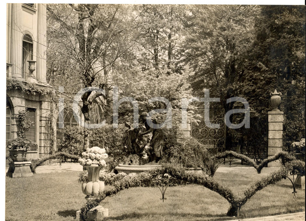 Fotografia d epoca originale 1960 ca MILANO via PALESTRO Angolo del giardino della Villa Reale Foto 24x18 cm 1