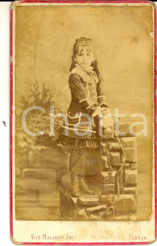 Fotografia d epoca originale 1870 ca PADOVA Ritratto di bambina  famiglia CREMISI Foto Vito MALAGUTI CDV 1