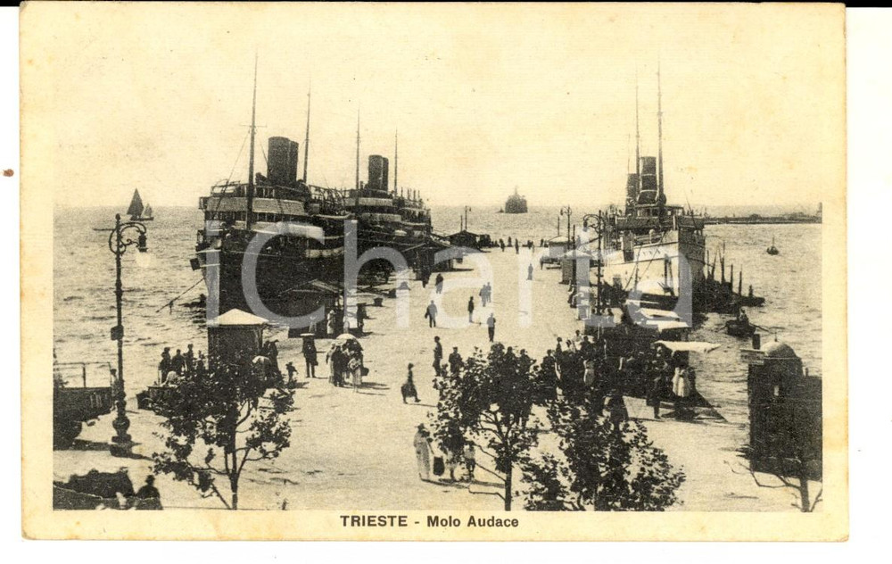 Cartolina originale da collezione 1929 TRIESTE Veduta del MOLO AUDACE Cartolina ANIMATA piroscafi FP VG 1