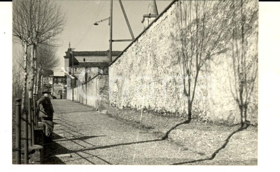 Fotografia d epoca originale 1950 CASTIGLIONE OLONA VA Una stradina assolata nel borgo Foto ARTISTICA 10x8 1