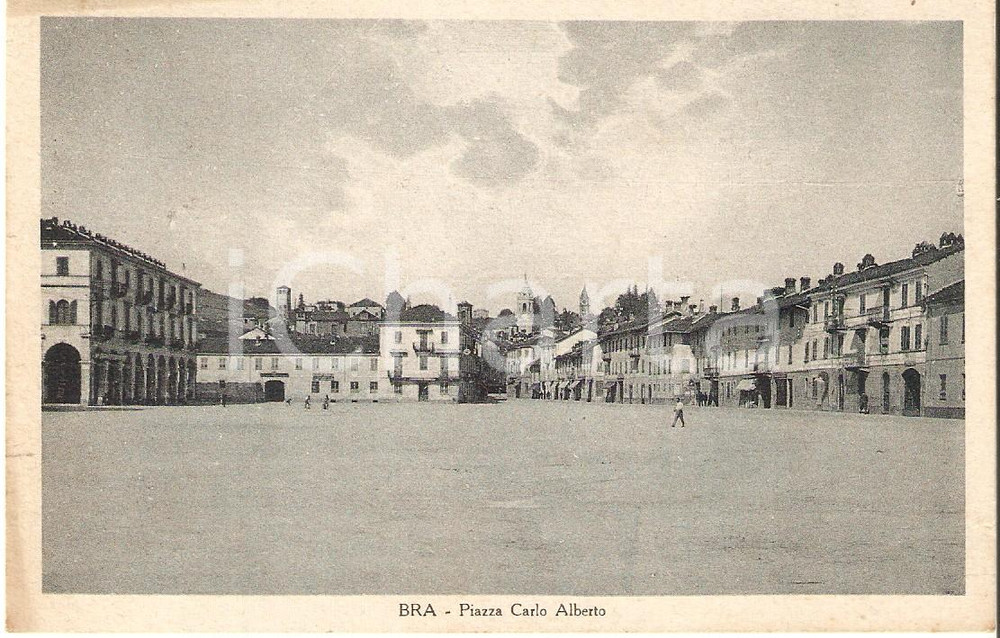 Cartolina originale da collezione 1931 BRA CN Passante in Piazza Carlo Alberto Cartolina FP VG 1