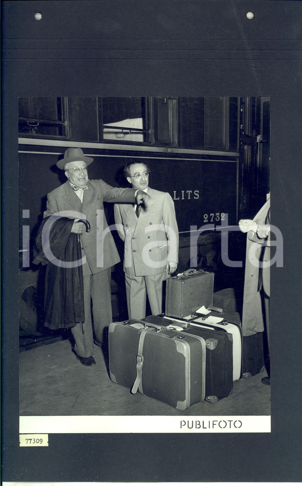 Fotografia d epoca originale 1950 MILANO Partenza maestro Franco CAPUANA per tournéè TEATRO ALLA SCALA Foto 1