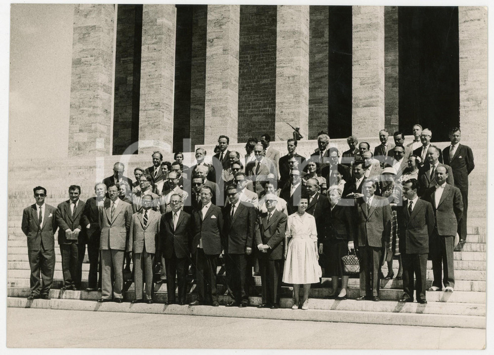 Fotografia d epoca originale 1958 ANKARA TURCHIA Mausoleo di Ataturk  Esperti del Consiglio d Europa Foto 1