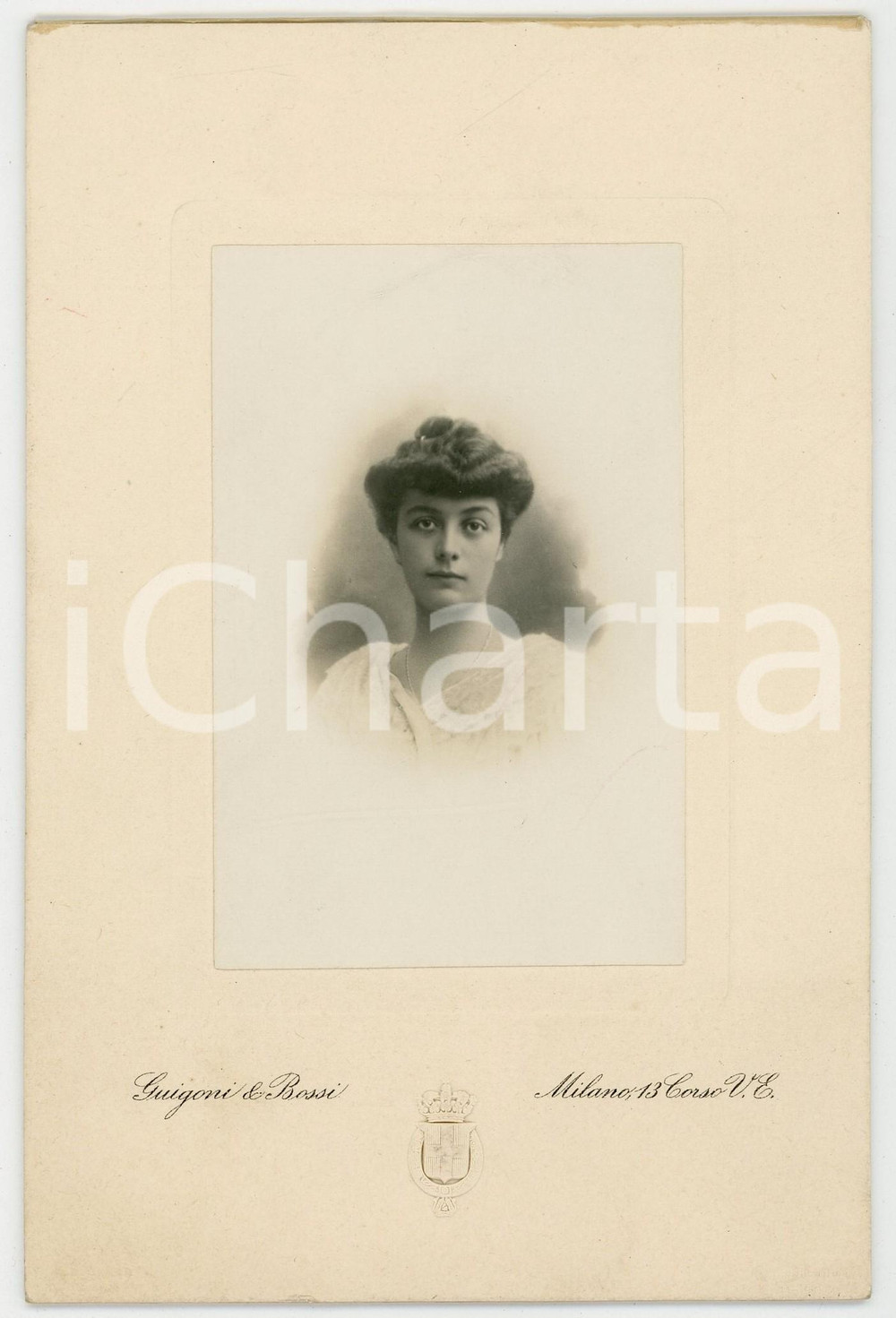 Fotografia d epoca originale 1900 ca MILANO Ritratto di fanciulla in abito bianco Foto GUIGONI e BOSSI 11x17 1