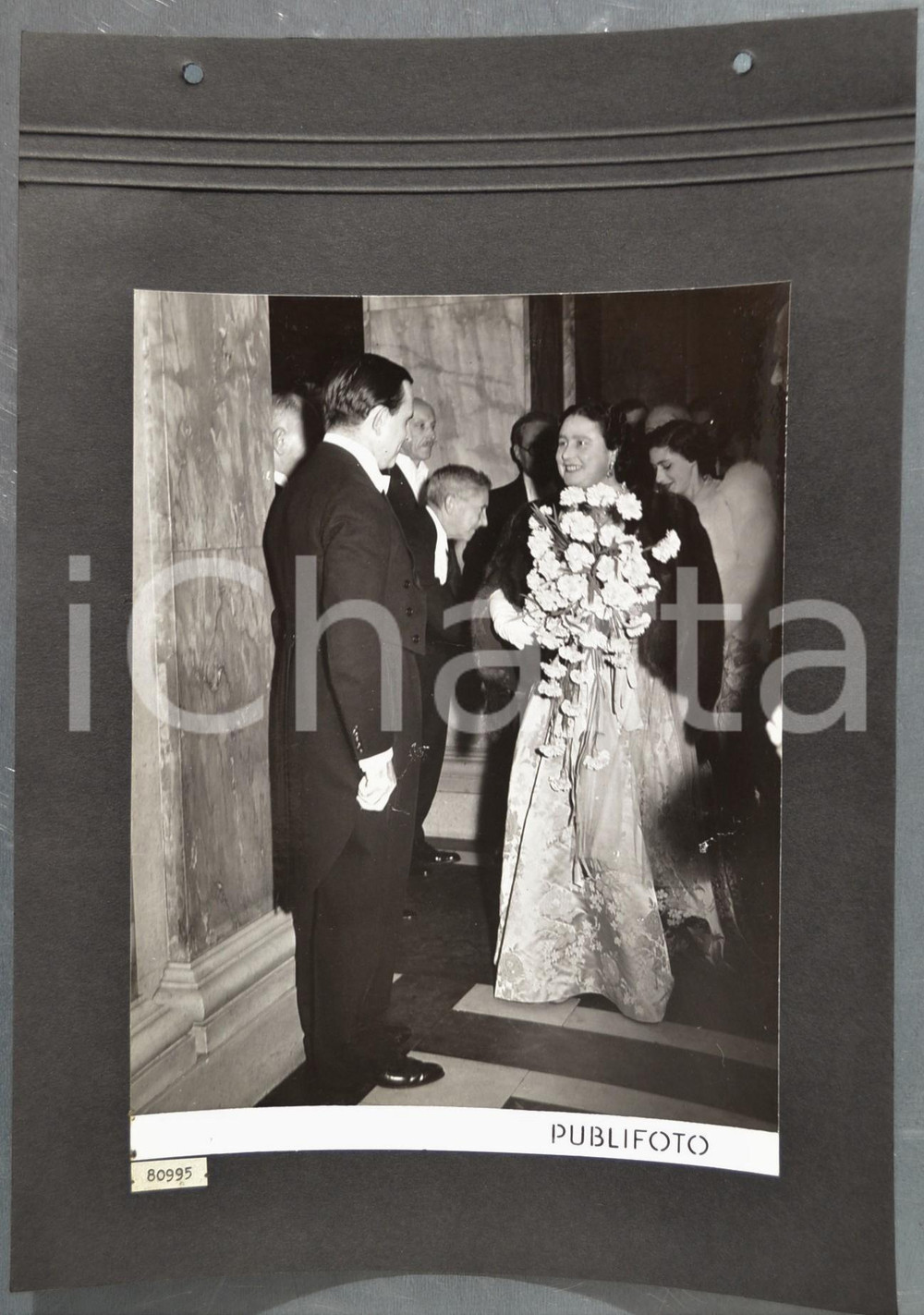 1950 EDINBURGH USHER HALL Fiori per le artiste del TEATRO ALLA SCALA *Foto