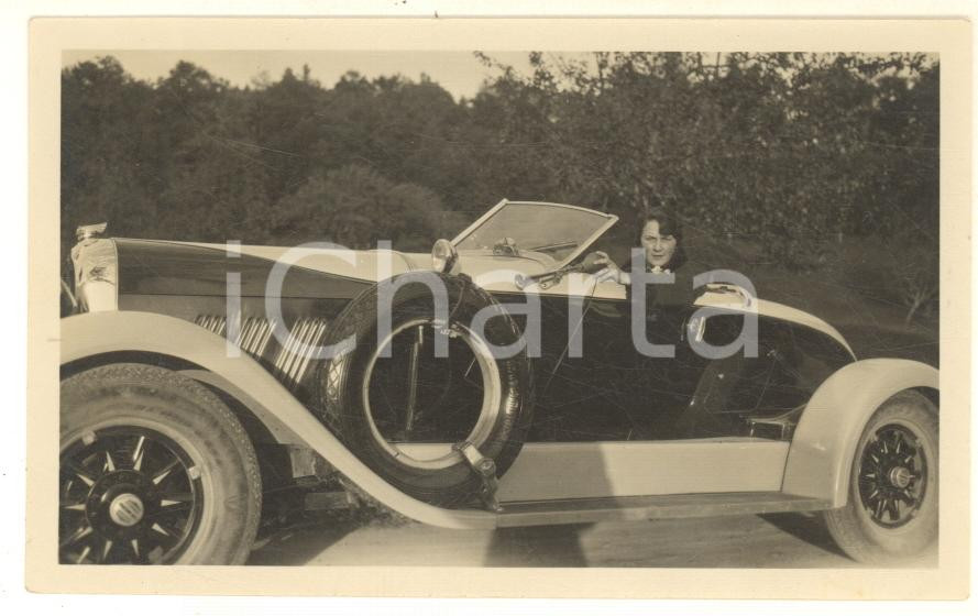 Fotografia d epoca originale 1930 ca Donna alla guida di una ROLLS ROYCE Foto 12x7 cm 1