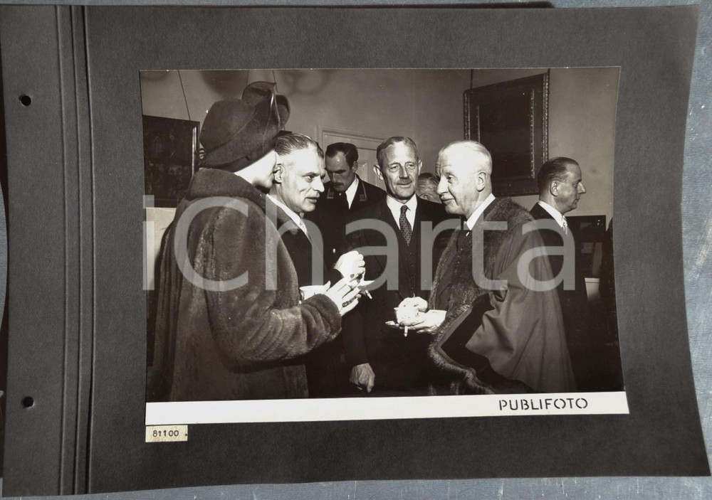 Fotografia d epoca originale 1950 LONDON Tournée TEATRO ALLA SCALA Antonio GHIRINGHELLI tra i dirigenti Foto 1