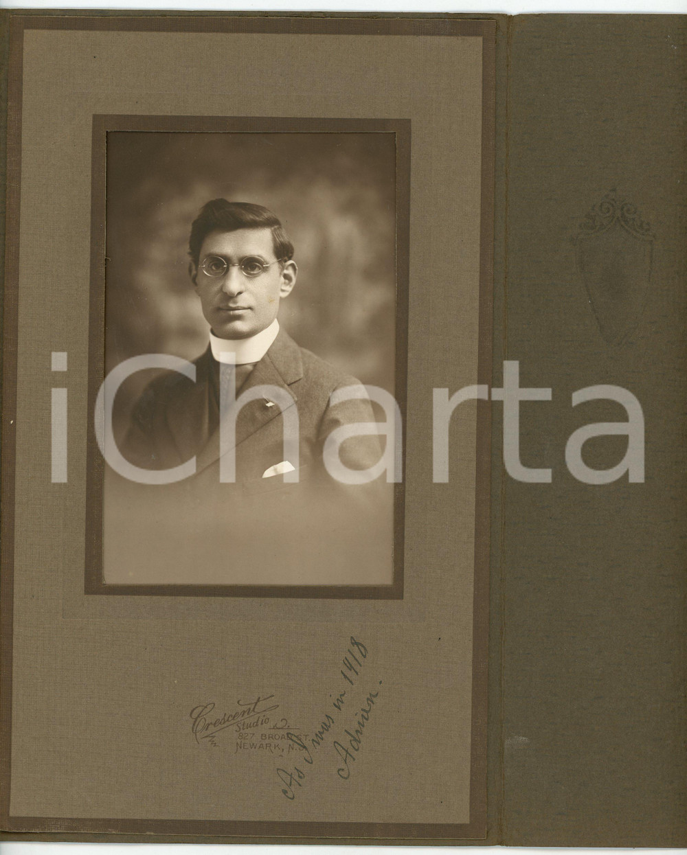 Fotografia d epoca originale 1918 NEWARK USA Ritratto del giovane sacerdote Adrian Foto CRESCENT STUDIO 1