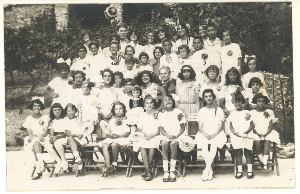 Fotografia d epoca originale 1922 MONEGLIA Festa dei bambini  Piccole partecipanti in bianco Foto VINTAGE 1