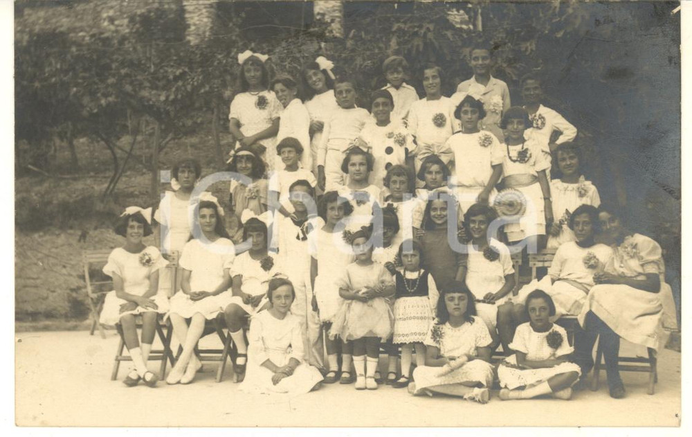 Fotografia d epoca originale 1922 MONEGLIA GE Festa dei bambini  Partecipanti in bianco Foto VINTAGE 1