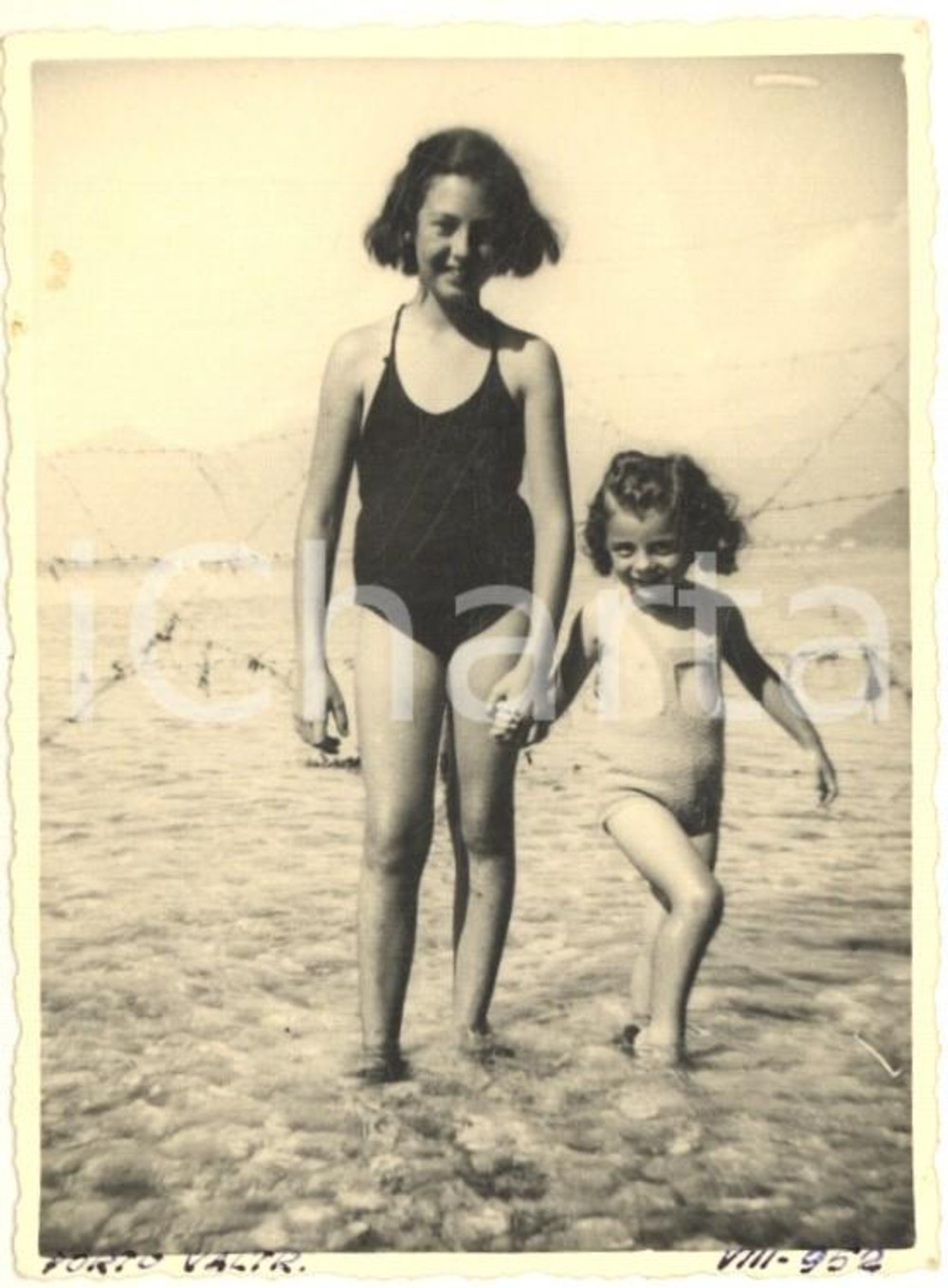 1952 PORTO VALTRAVAGLIA Due sorelline al bagno *Foto VINTAGE 7x9 cm