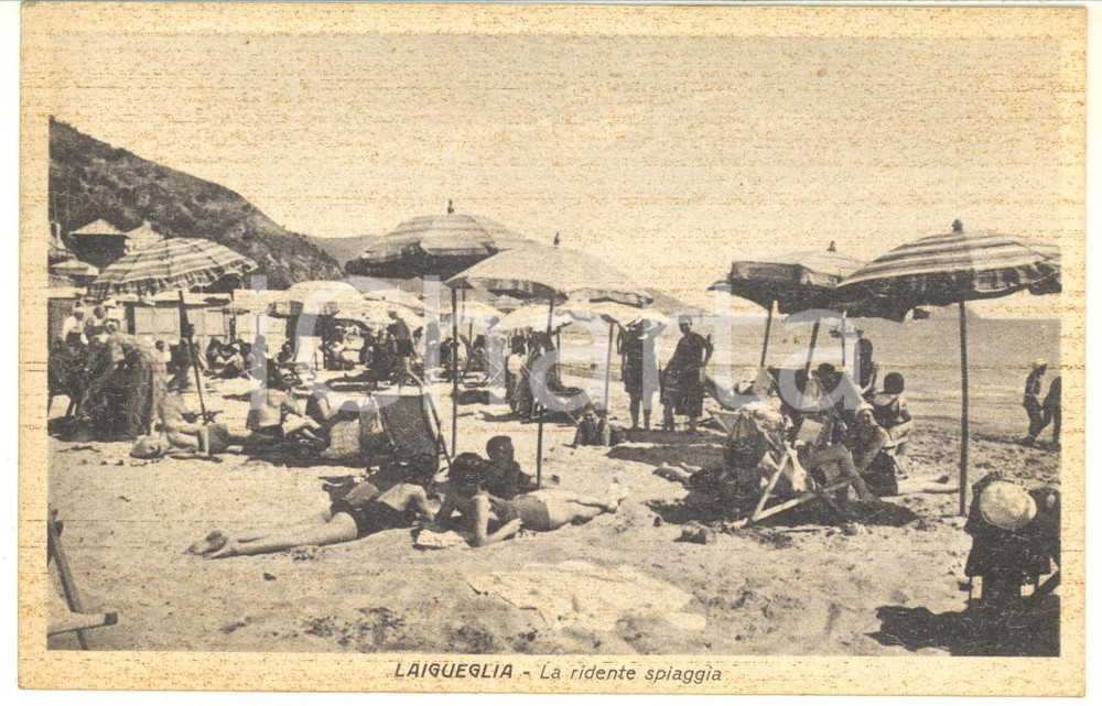 Cartolina originale da collezione 1930 ca LAIGUEGLIA SV La ridente spiaggia Cartolina ANIMATISSIMA FP NV 1