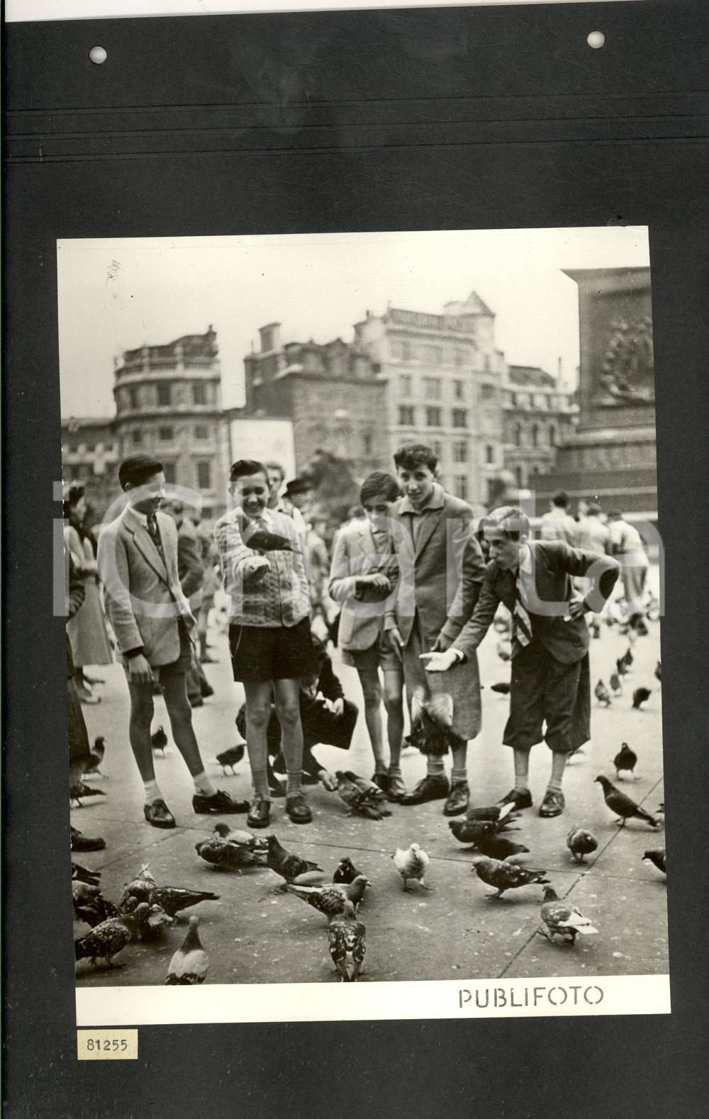 Fotografia d epoca originale 1950 LONDON TRAFALGAR SQUARE Bambini coro TEATRO ALLA SCALA  Foto ARTISTICA 1