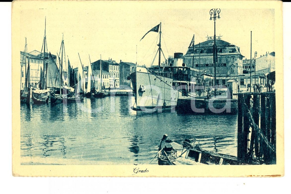 Cartolina originale da collezione 1930 ca GRADO GO Veduta con HOTEL METROPOLE e barche Cartolina postale FP NV 1