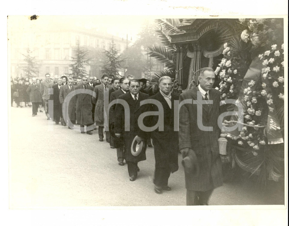 1947 MILANO Corteo funebre lungo una strada *Fotografia 24x18 