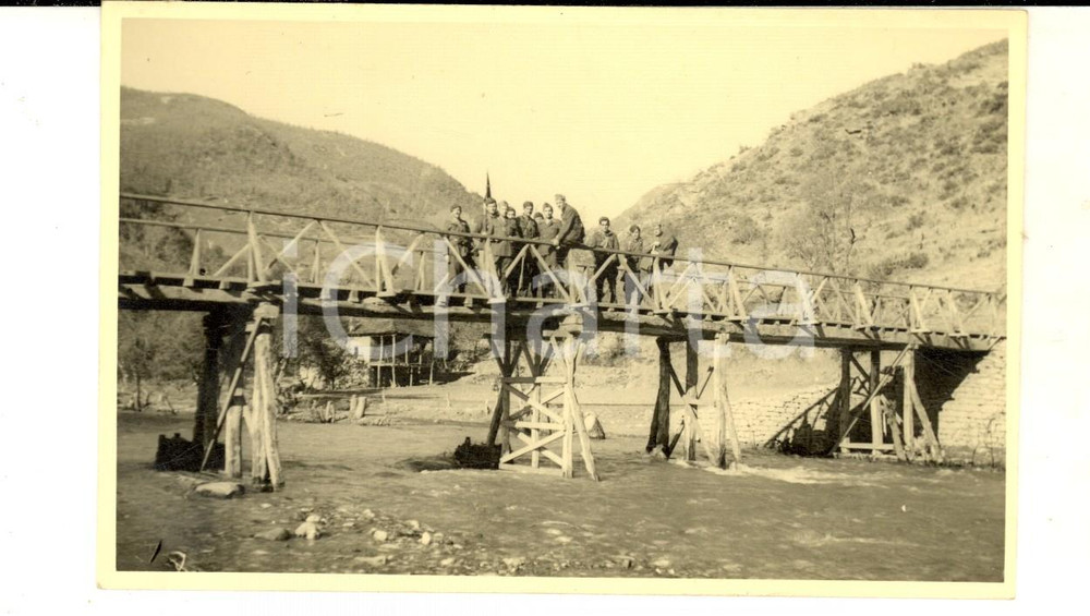 Fotografia d epoca originale 1941 WW2 HONDISHTA ALBANIA Soldati italiani in marcia Foto cartolina RUEDI 1