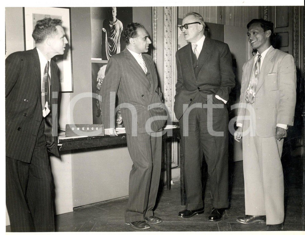 Fotografia d epoca originale 1956 PARIS UNESCO Riunione comitato esperti delle culture dell Asia  Foto 24x18 1