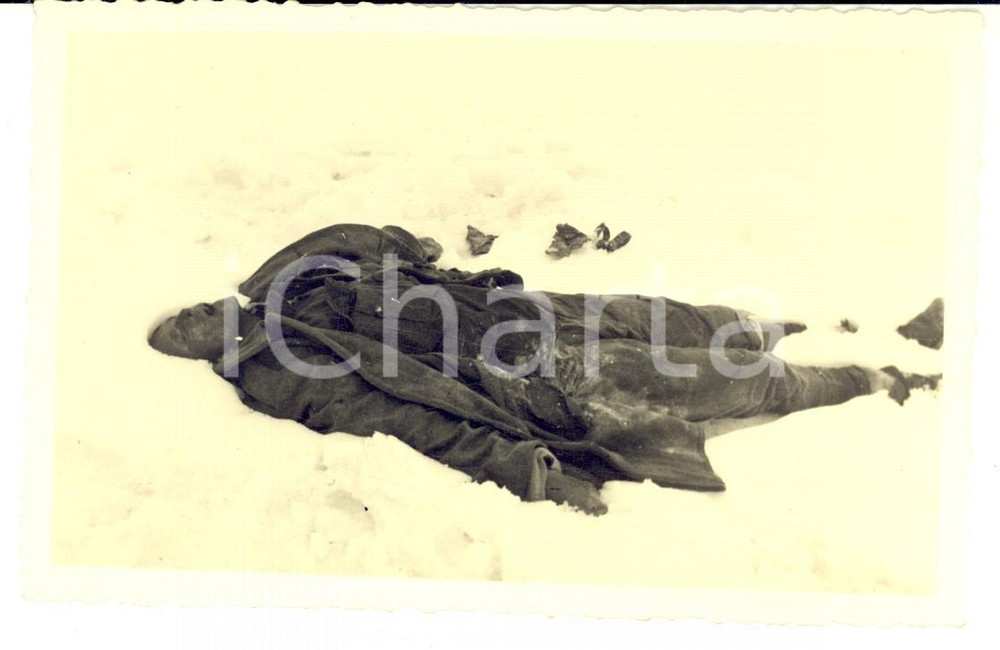 Fotografia d epoca originale 1941 WW2 FRONTE ALBANESE Un caduto in un attacco Foto Erberto RUEDI 1