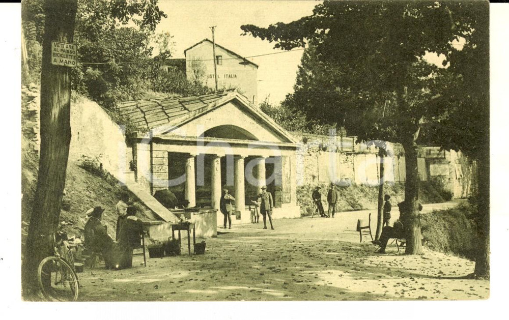 Cartolina originale da collezione 1915 ca ACQUI TERME Fontanina sulfurea e HOTEL ITALIA Cartolina postale FP NV 1