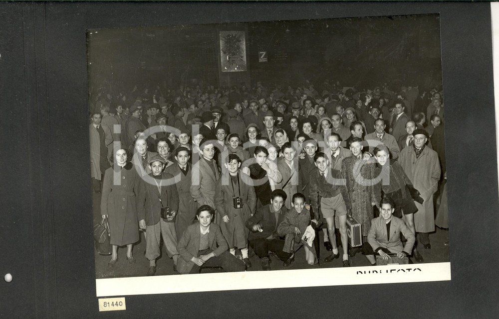1950 LONDON Tournée TEATRO SCALA Bambini del coro pronti al rientro *Foto 35x25