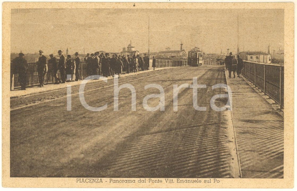 Cartolina originale da collezione 1930 ca PIACENZA Panorama dal ponte sul Po Cartolina postale ANIMATA FP NV 1