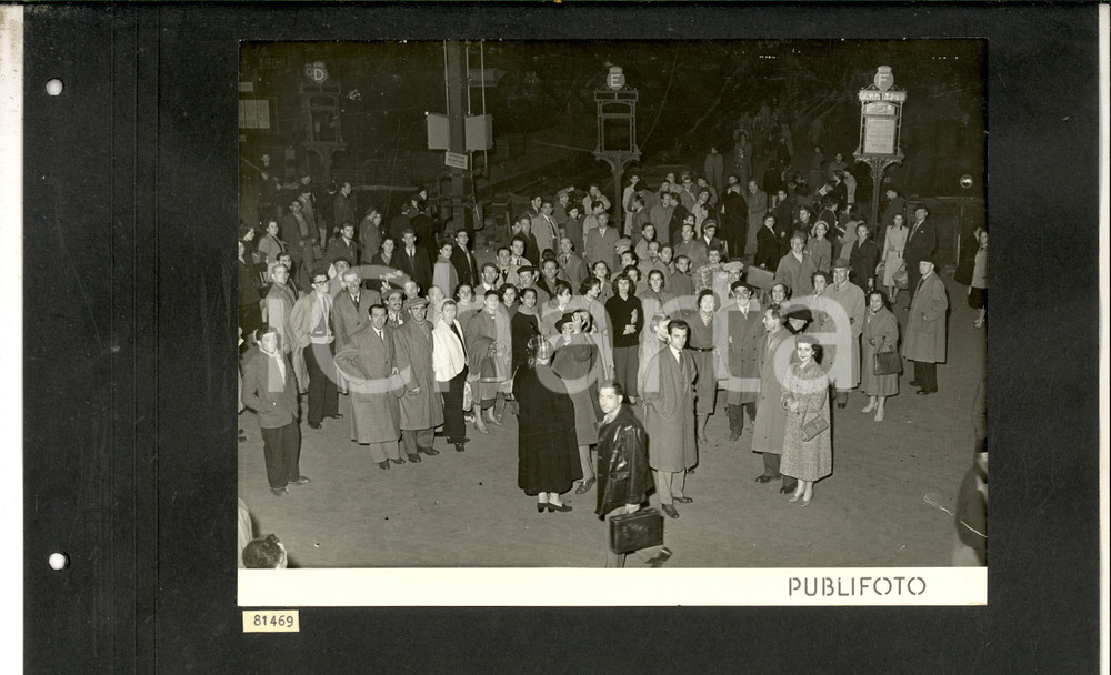 1950 CALAIS Artisti del TEATRO ALLA SCALA al rientro dalla tournée - Foto 35x25