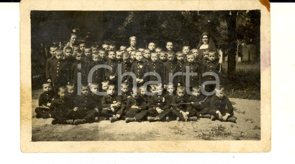 Fotografia d epoca originale 1940 ca AREA LOMBARDA Classe elementare di un collegio con suora Foto 12x7 1