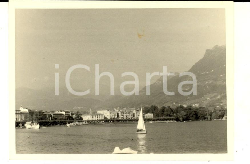 Fotografia d epoca originale 1960 ca LUGANO Veduta sul lago con barca a vela Fotografia VINTAGE 10x7 cm 1