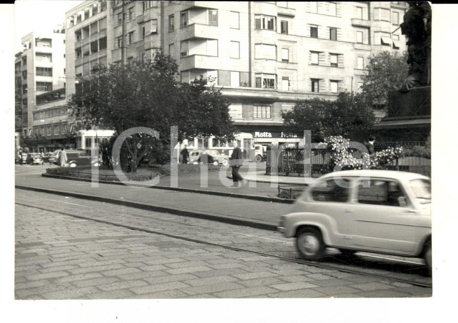 Fotografia d epoca originale 1961 MILANO SPARITA Uno scorcio di CORSO GENOVA Foto VINTAGE 11x7 cm 1