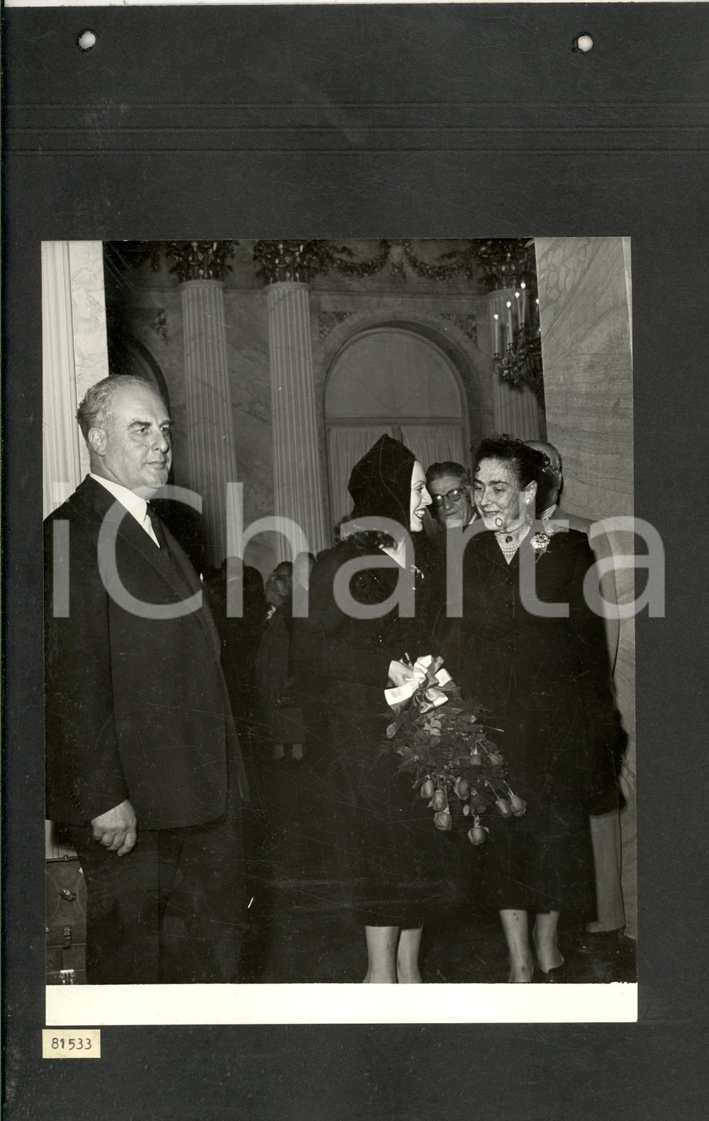 Fotografia d epoca originale 1950 TOURNEE TEATRO ALLA SCALA Sindaco GREPPI accoglie cantanti al rientro Foto 1