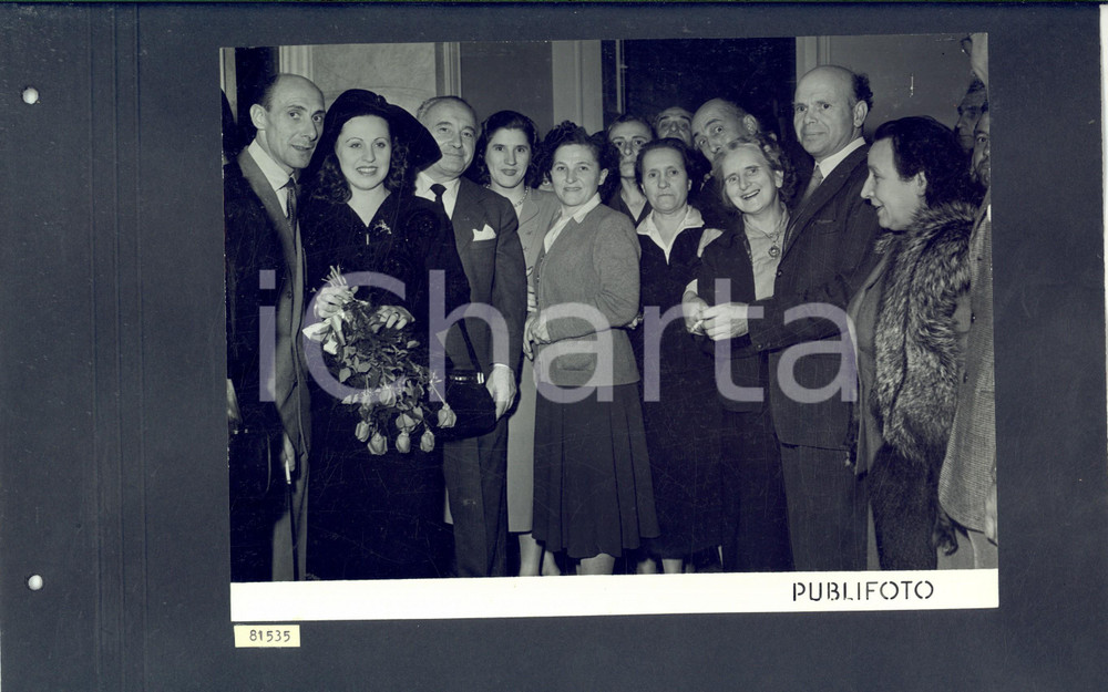 Fotografia d epoca originale 1950 MILANO TEATRO ALLA SCALA Artisti al ricevimento dopo la tournée di Londra 1